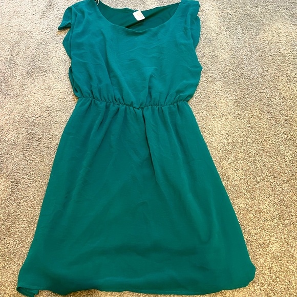 Francesca’s medium green dress - Picture 1 of 4